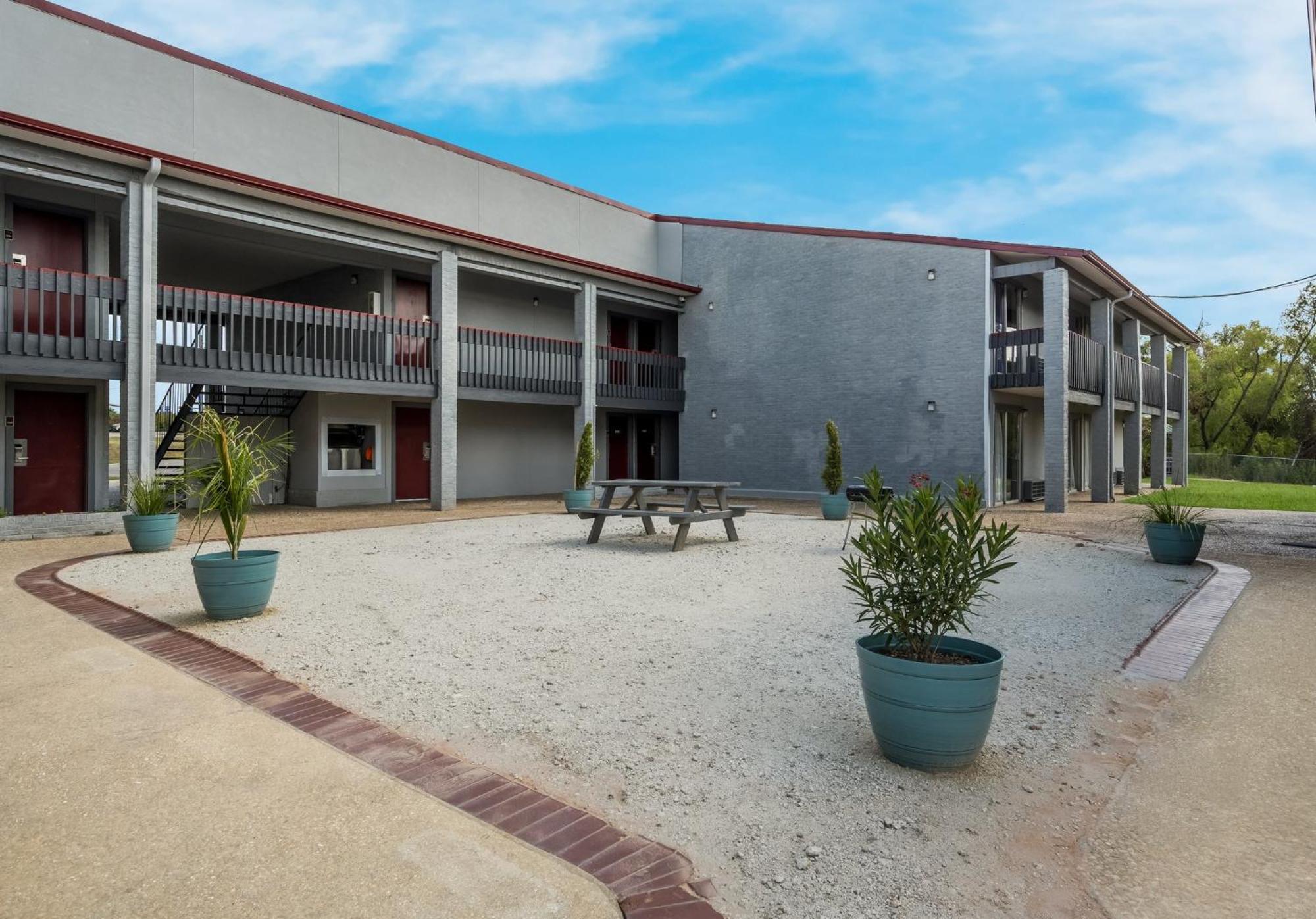Red Roof Inn Madisonville Екстериор снимка